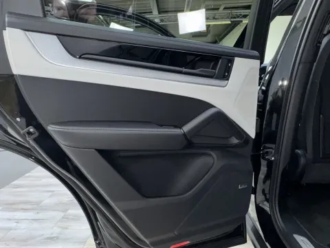 Porsche Cayenne — poza 3