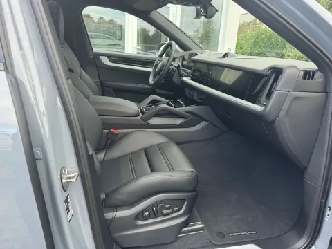 Porsche Cayenne — poza 2