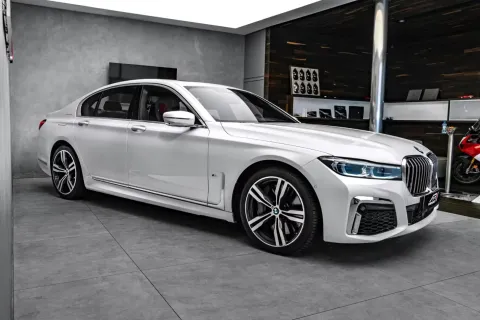 BMW 750