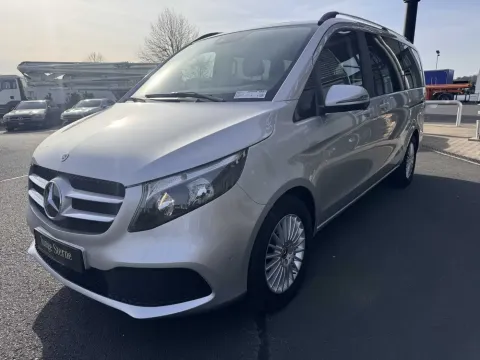 Mercedes-Benz V 220