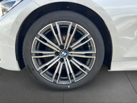 BMW 320 — poza 3