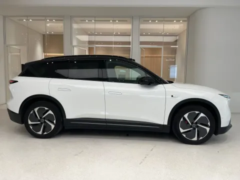 NIO El6 — poza 2