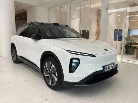NIO El6