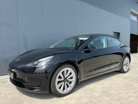 Tesla Model 3 — poza 2