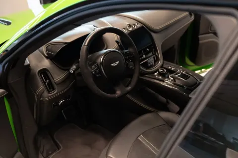 Aston Martin Dbx — poza 2