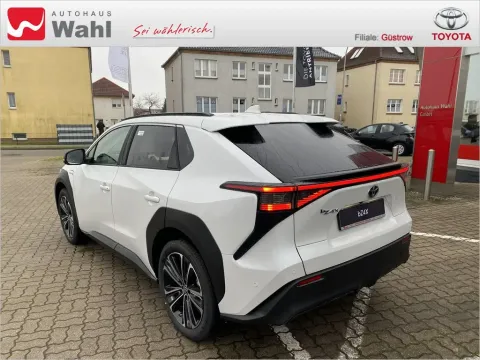 Toyota Bz4X — poza 2