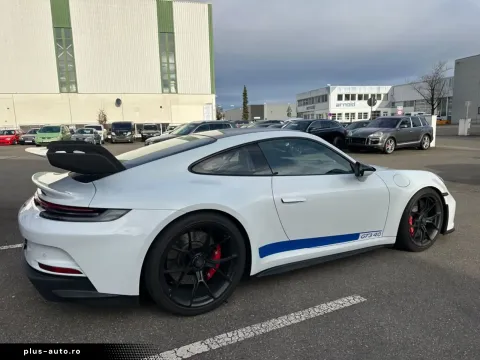 Porsche 992 — poza 3