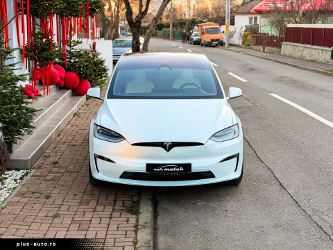 Tesla Model X — poza 2