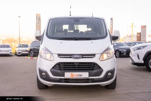 Ford Tourneo Custom — poza 2