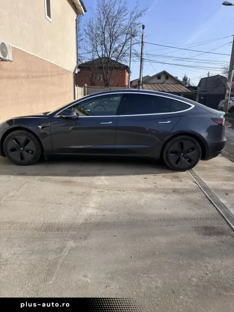 Tesla Model 3 — poza 2