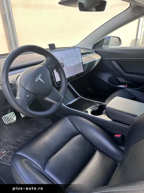 Tesla Model 3 — poza 3