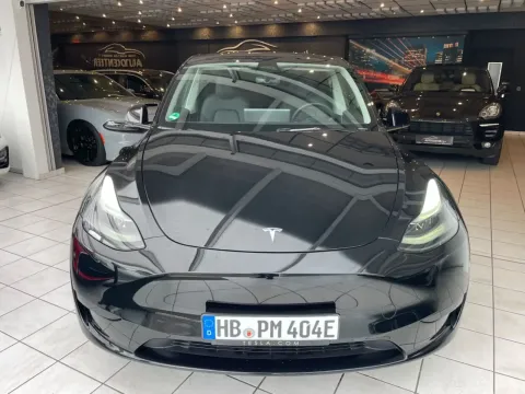 Tesla Model Y — poza 3