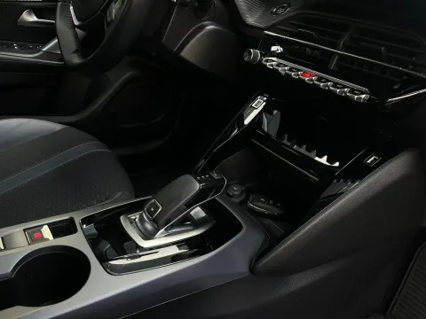 Peugeot 2008 — poza 3