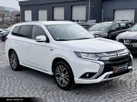Mitsubishi Plug-In Hybrid Outlander — poza 2