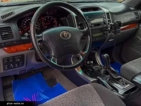 Toyota Land Cruiser — poza 3
