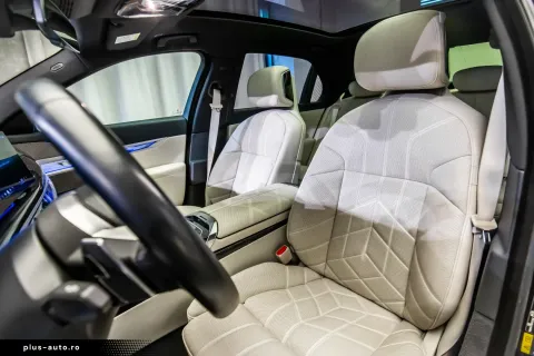 BMW 750 — poza 2