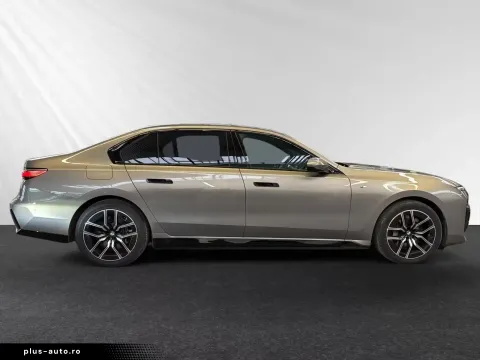 BMW 750 — poza 3