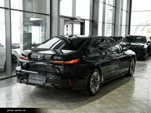 BMW 740 — poza 3