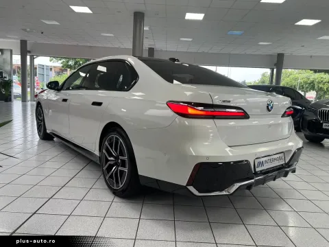 BMW 740 — poza 3