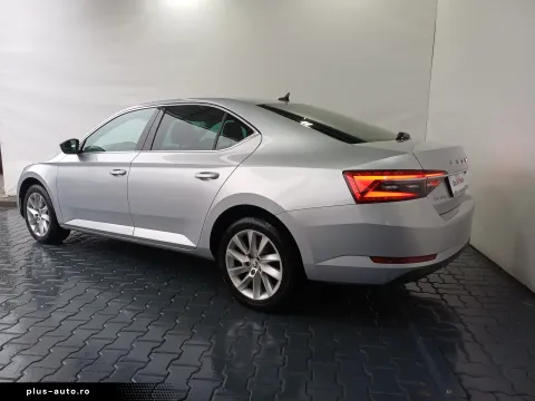 Skoda Superb — poza 2