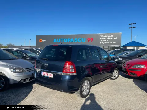 Opel Zafira — poza 3