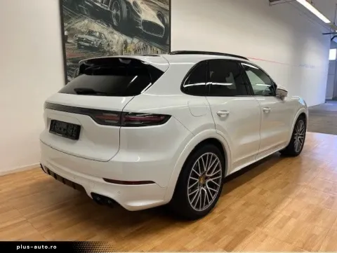Porsche Cayenne — poza 2