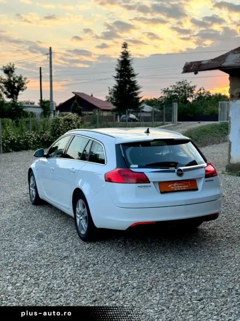 Opel Insignia — poza 2
