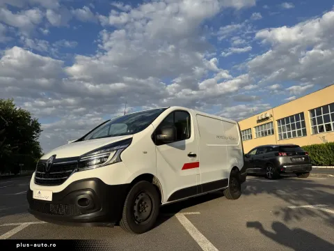 Renault Trafic — poza 2