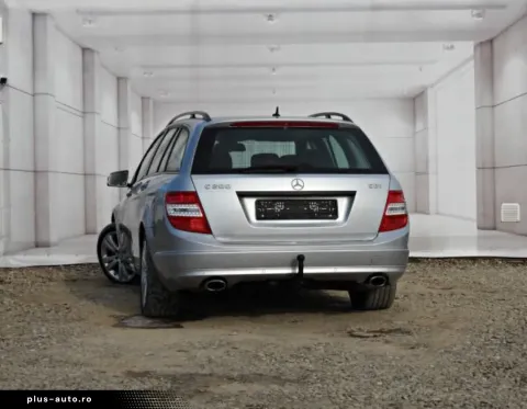 Mercedes-Benz C 180 — poza 3