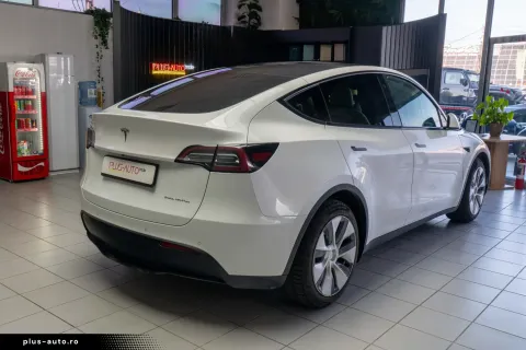 Tesla Model Y — poza 3