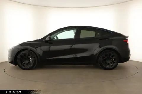 Tesla Model Y — poza 3