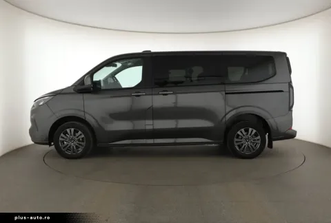 Ford Tourneo Custom — poza 3