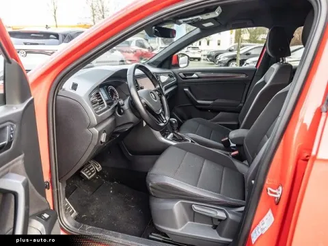 Volkswagen T-Roc — poza 3