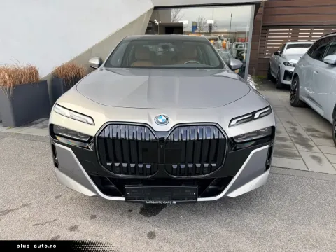 BMW 750 — poza 2