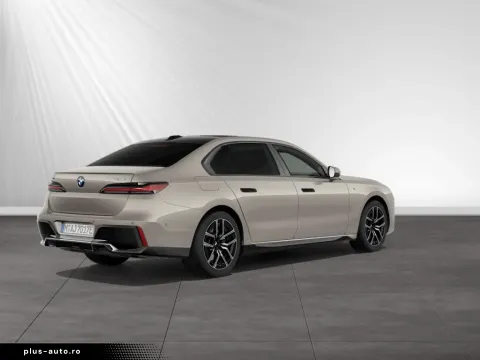 BMW 750 — poza 2