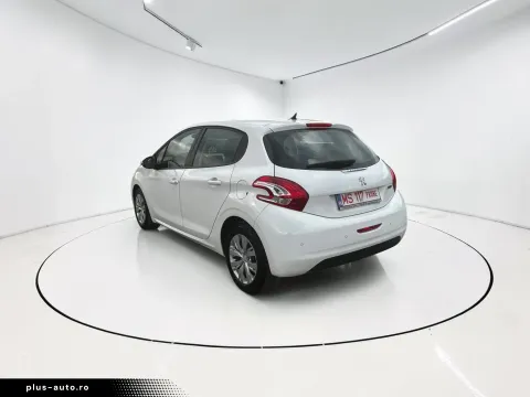 Peugeot 208 — poza 2