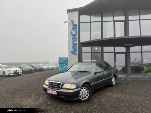 Mercedes-Benz C 240