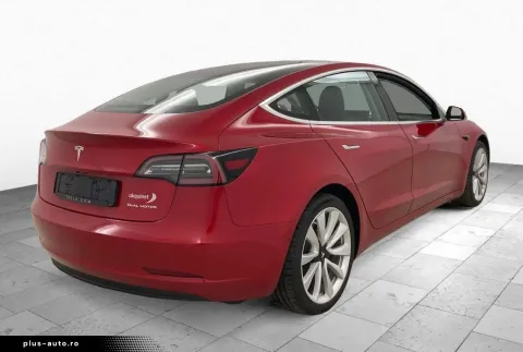 Tesla Model 3 — poza 3