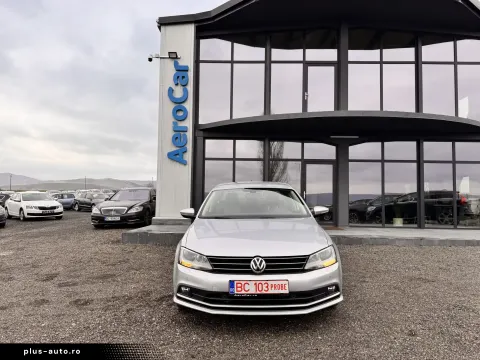 Volkswagen Jetta — poza 2
