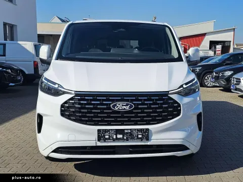 Ford Tourneo Custom — poza 2
