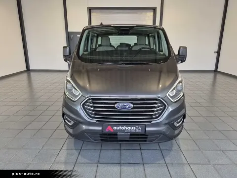 Ford Tourneo Custom — poza 2