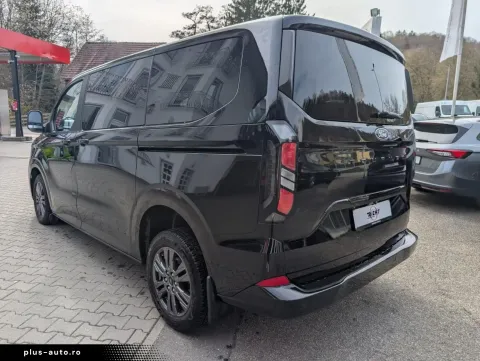 Ford Tourneo Custom — poza 3