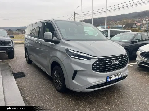 Ford Tourneo Custom — poza 2
