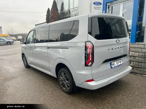 Ford Tourneo Custom — poza 3