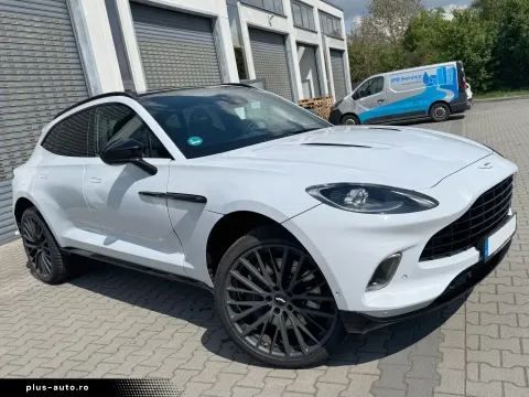 Aston Martin Dbx