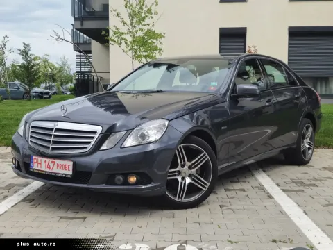Mercedes-Benz 220