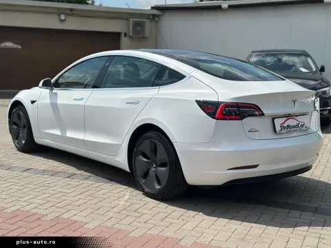 Tesla Model 3 — poza 2