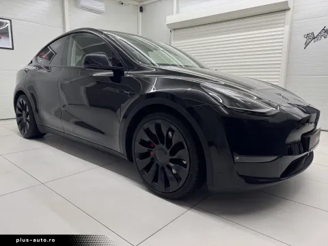 Tesla Model Y — poza 2