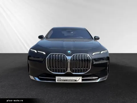 BMW 750 — poza 2