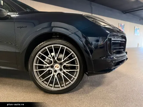 Porsche Cayenne — poza 3